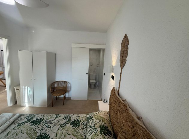 Resale - Apartment / Flat * - Torrevieja * - Miramar - Torre del Moro
