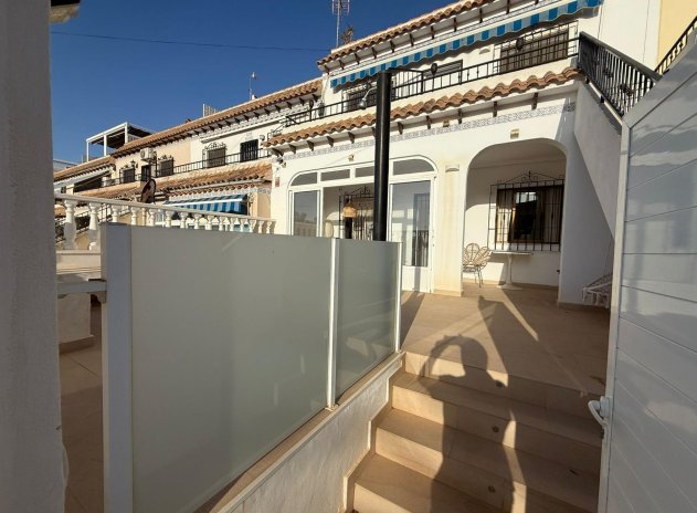 Resale - Apartment / Flat * - Torrevieja * - Miramar - Torre del Moro