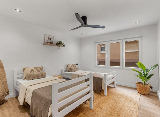 Herverkoop - Appartement - Torrevieja - Playa del Cura