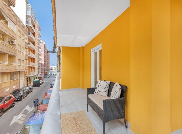 Herverkoop - Appartement - Torrevieja - Playa del Cura