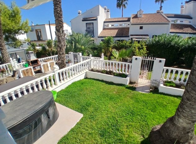 Reventa - Casa adosada - Villamartin - Villamartín