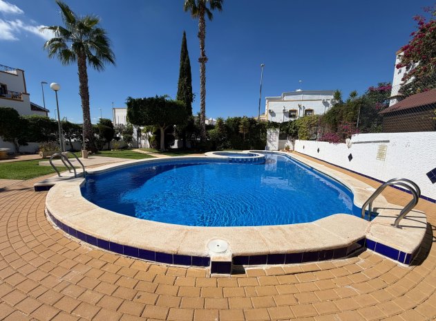 Herverkoop - Rijwoning - Orihuela - Entre Naranjos