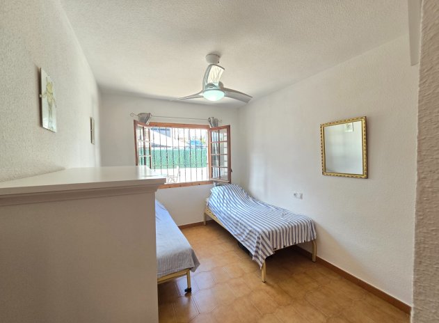 Herverkoop - Rijwoning - Villamartin - Los Dolses
