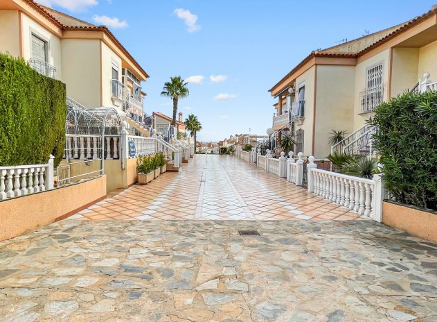 Resale - Apartment / Flat * - Orihuela Costa * - Los Altos *