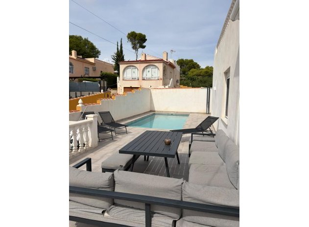 Herverkoop - Villa - Torrevieja - Los Balcones
