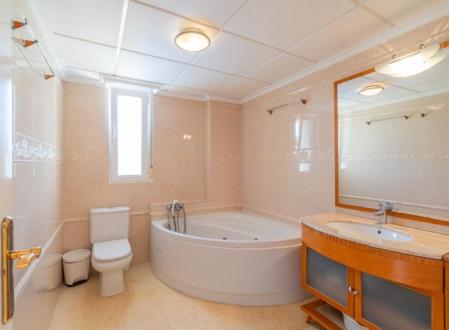 Herverkoop - Villa - Torrevieja - La Mata