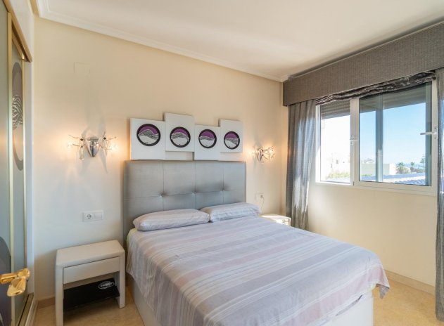Herverkoop - Villa - Torrevieja - La Mata