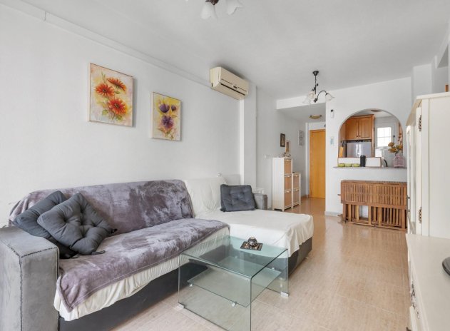 Resale - Apartment / Flat * - Torrevieja *