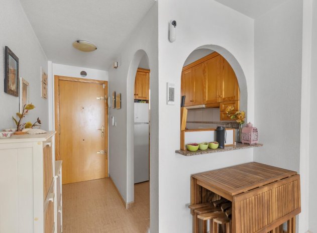 Resale - Apartment / Flat * - Torrevieja *