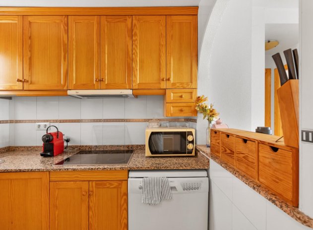 Resale - Apartment / Flat * - Torrevieja *
