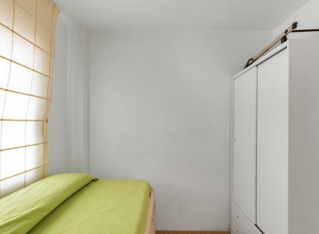 Resale - Apartment / Flat * - Torrevieja *