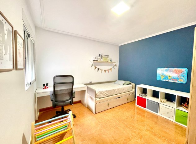 Herverkoop - Appartement - Catral - pueblo
