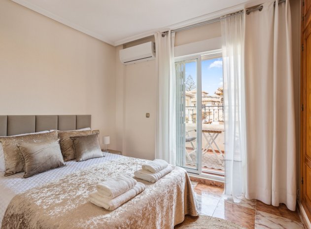 Resale - Villa * - Lomas de Cabo Roig *