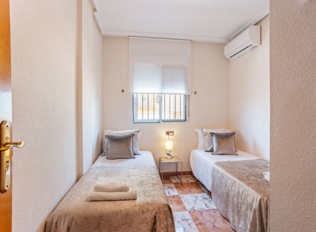 Resale - Villa * - Lomas de Cabo Roig *