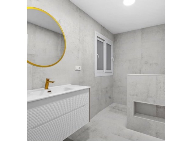 Resale - Apartment / Flat * - Torrevieja *