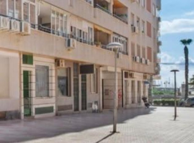 Resale - Apartment / Flat * - Torrevieja *