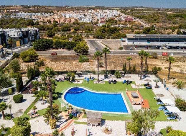 Resale - Apartment / Flat * - Torrevieja *