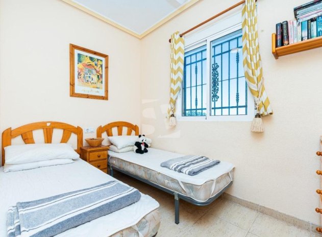 Resale - Apartment / Flat * - Torrevieja *