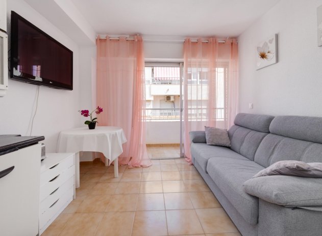 Resale - Apartment / Flat * - Torrevieja *