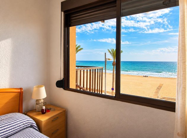 Resale - Apartment / Flat * - El Campello * - Playa Muchavista