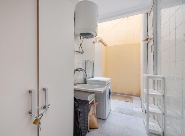 Resale - Apartment / Flat * - Torrevieja * - Habaneras *