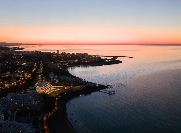 New Build - Apartment / Flat * - Estepona * - Playa De Guadalobon