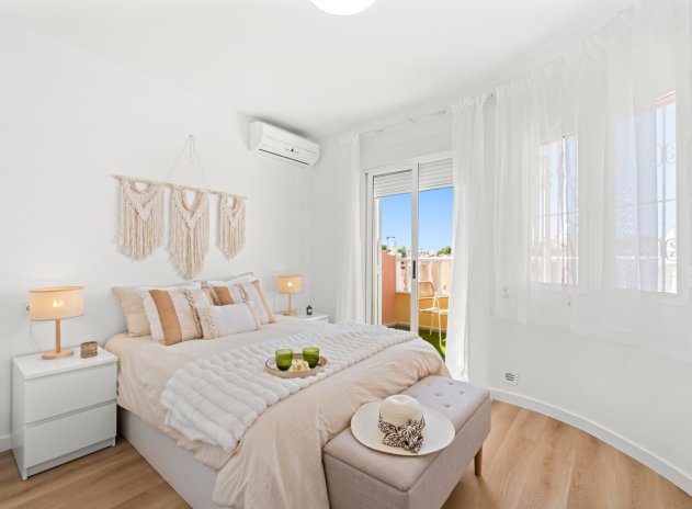 Reventa - Casa adosada - Villamartin - Villamartín