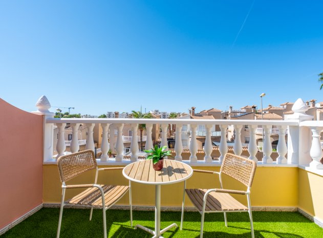 Reventa - Casa adosada - Villamartin - Villamartín