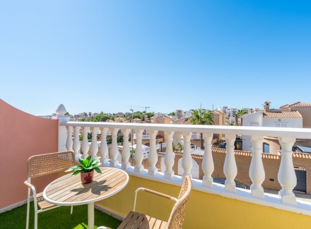 Reventa - Casa adosada - Villamartin - Villamartín