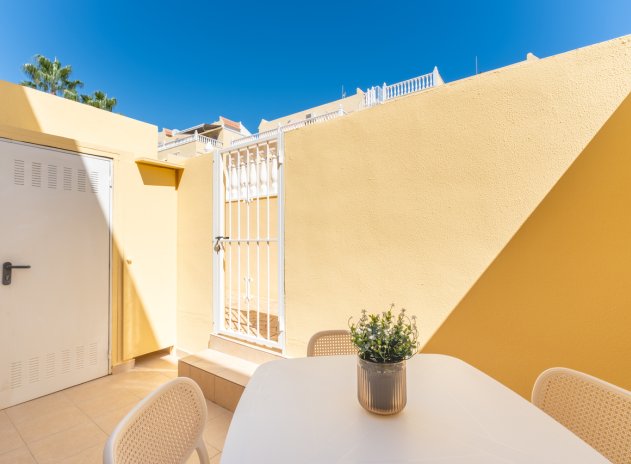 Reventa - Casa adosada - Villamartin - Villamartín