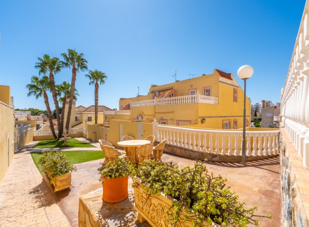 Reventa - Casa adosada - Villamartin - Villamartín