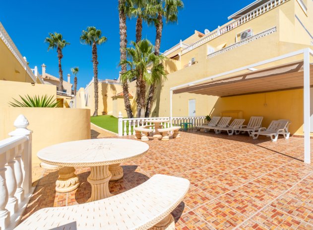 Reventa - Casa adosada - Villamartin - Villamartín