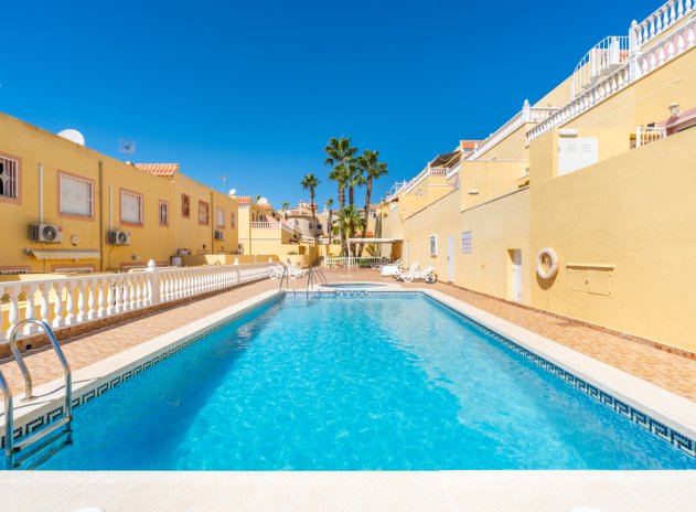Reventa - Casa adosada - Villamartin - Villamartín