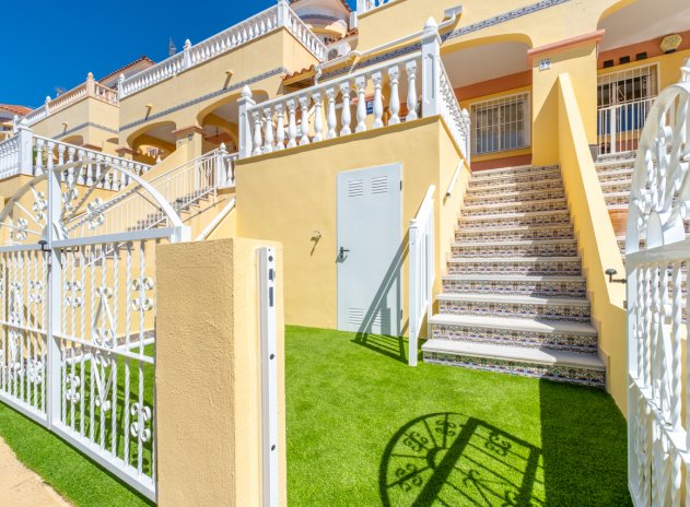Reventa - Casa adosada - Villamartin - Villamartín