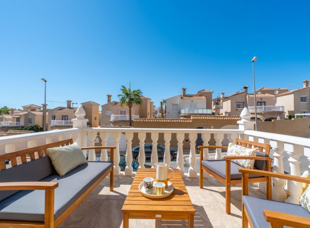 Reventa - Casa adosada - Villamartin - Villamartín