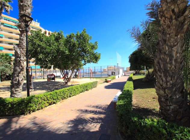 Resale - Apartment / Flat * - La Mata *