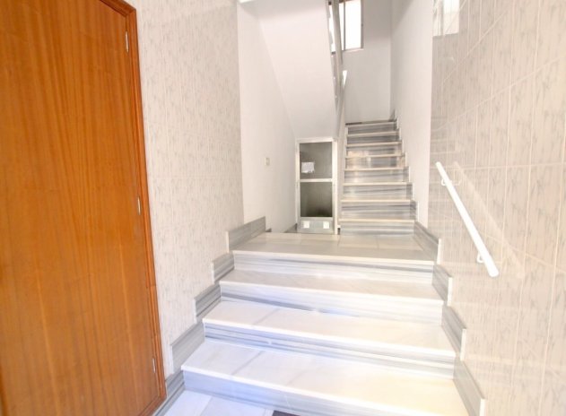 Resale - Apartment / Flat * - La Mata *