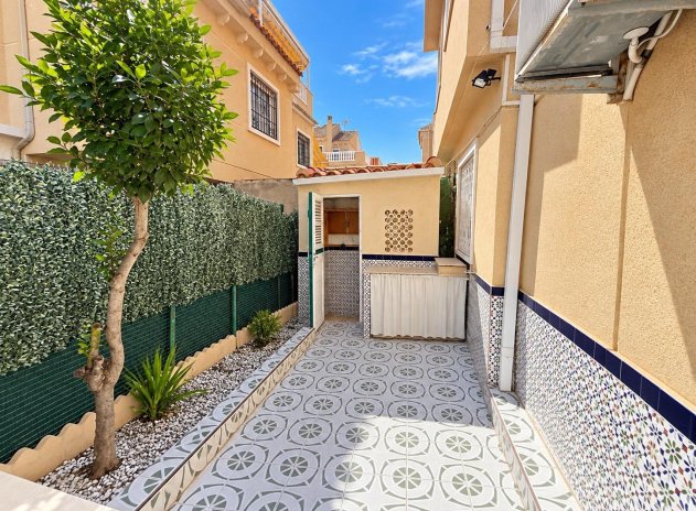 Resale - Apartment / Flat * - Torrevieja * - Torreblanca *