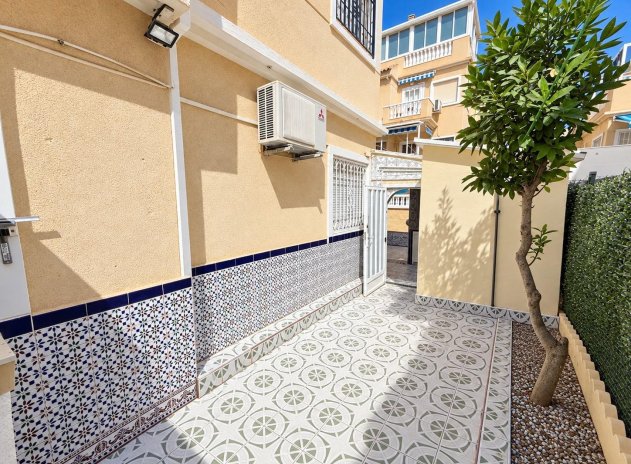 Resale - Apartment / Flat * - Torrevieja * - Torreblanca *
