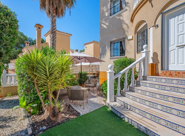 Resale - Villa * - Villamartin * - Costa Blanca