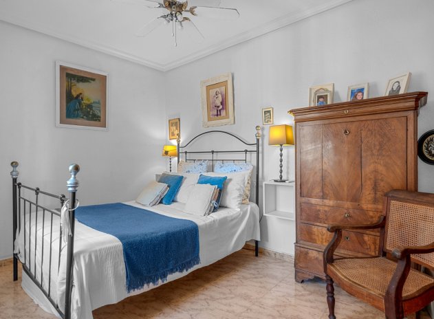 Resale - Villa * - Villamartin * - Costa Blanca