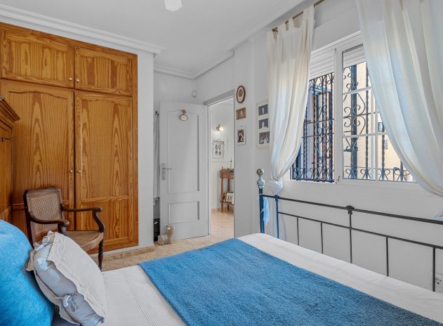 Resale - Villa * - Villamartin * - Costa Blanca