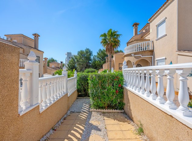 Resale - Villa * - Villamartin * - Costa Blanca