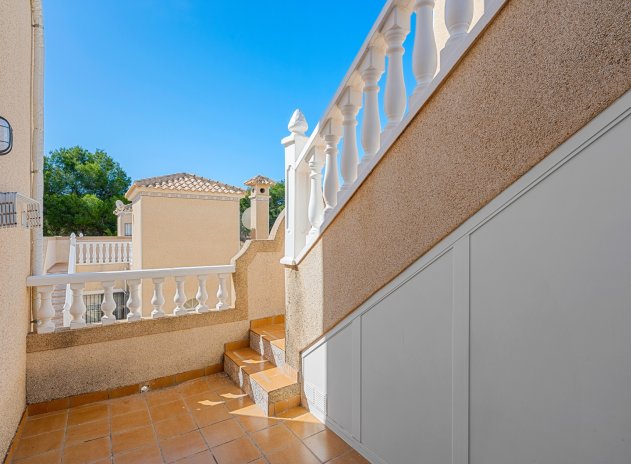 Resale - Villa * - Villamartin * - Costa Blanca
