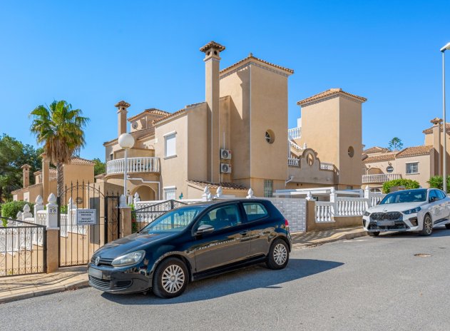 Resale - Villa * - Villamartin * - Costa Blanca