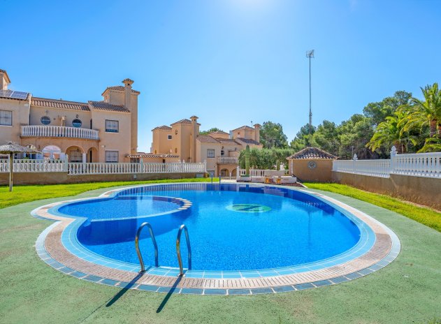 Resale - Villa * - Villamartin * - Costa Blanca