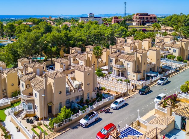 Resale - Villa * - Villamartin * - Costa Blanca