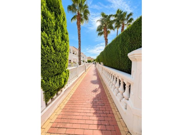 Herverkoop - Villa - Alicante - La Florida