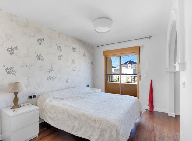 Resale - Apartment / Flat * - Torrevieja * - Los Balcones *