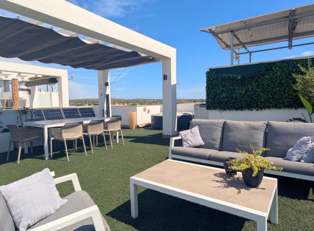 Resale - Apartment / Flat * - El Raso *